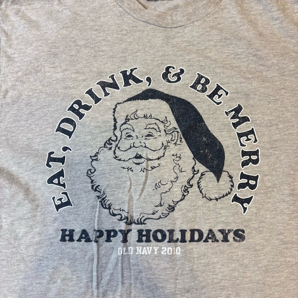 Old Navy Gray Holiday Tee with Santa Graphic